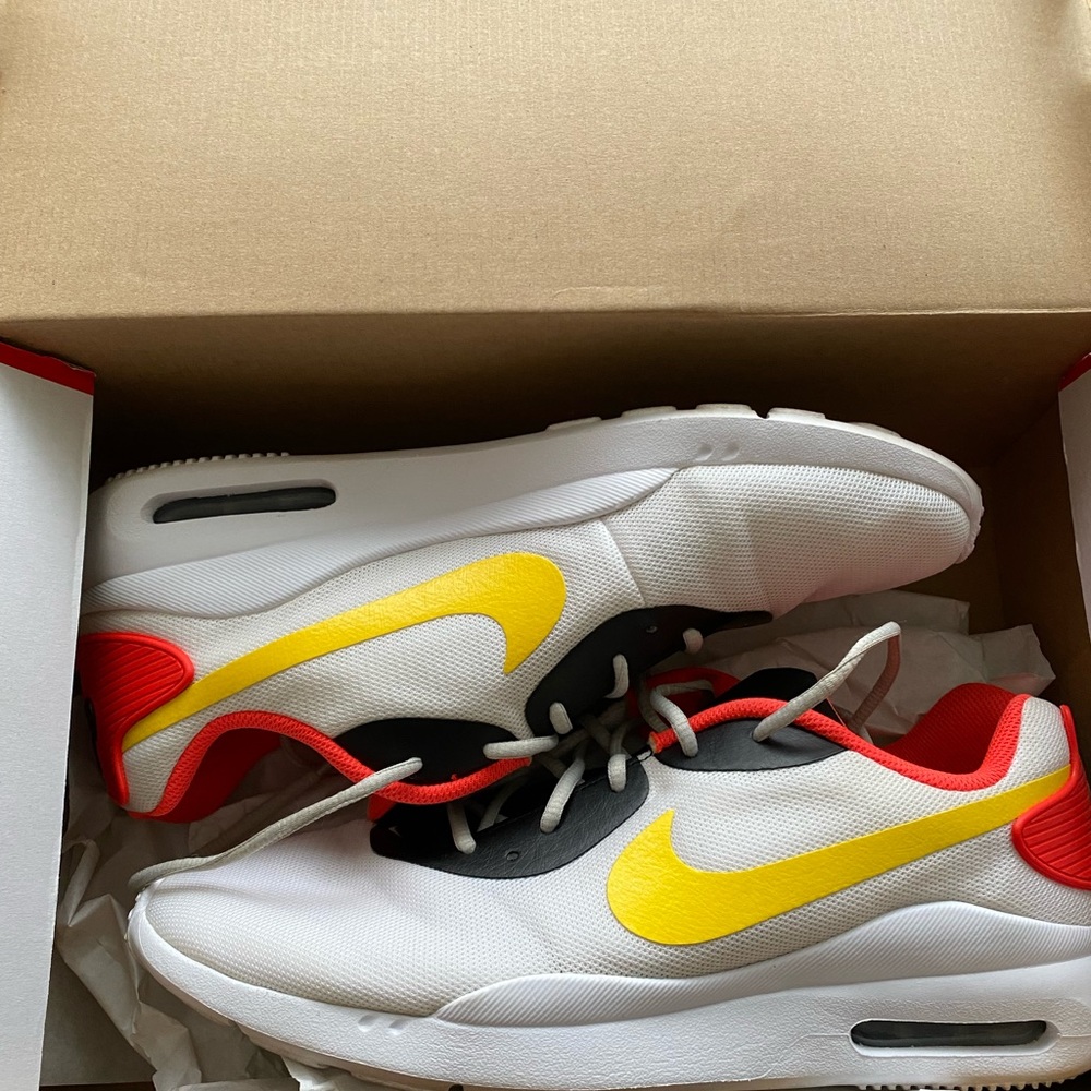 Nike Air Max Oketo - Picture 1 of 4